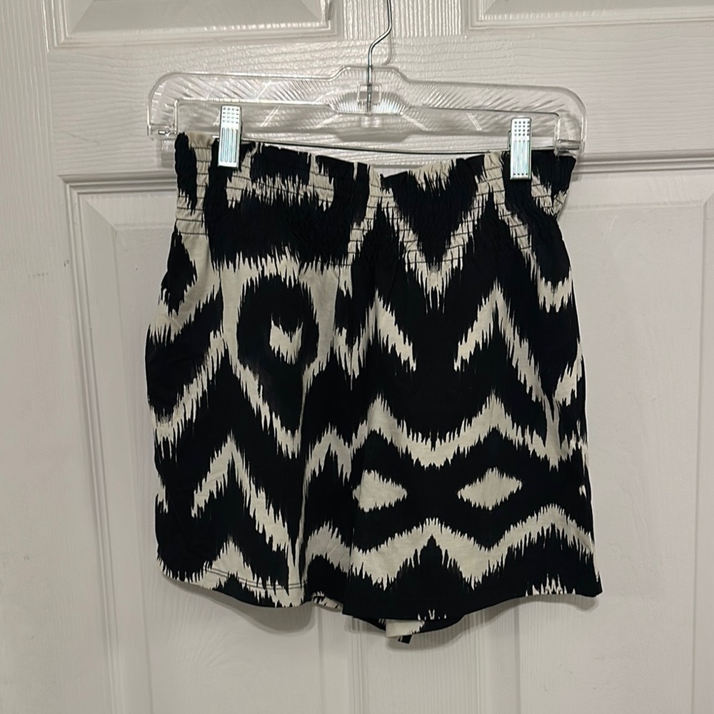 Black and White Patterned Women's Shorts